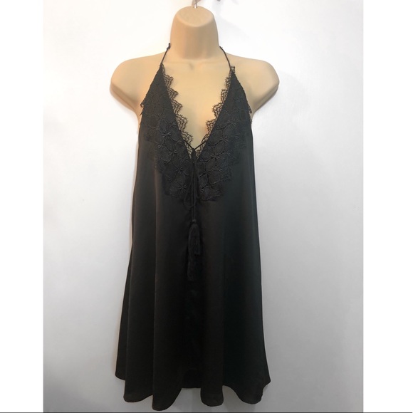 Windsor | Flowy Black Lace Halter Dress - Picture 2 of 5
